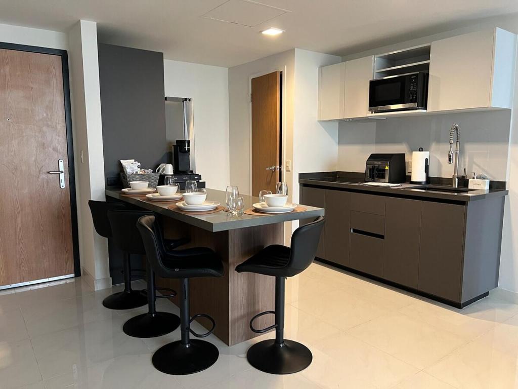 Experience the best location on Paseo Santa Lucia - 4