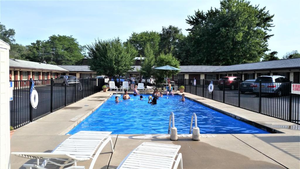 Swiss Cottage Inn photo