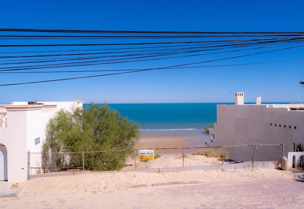 Villa de Las Palmas 3BR Holiday Rental Home - 4