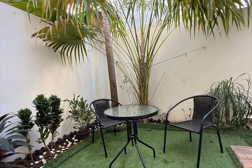 Casa 2 Niveles con 3 Albercas a 10 min de 5ta avenida y Playa - 4