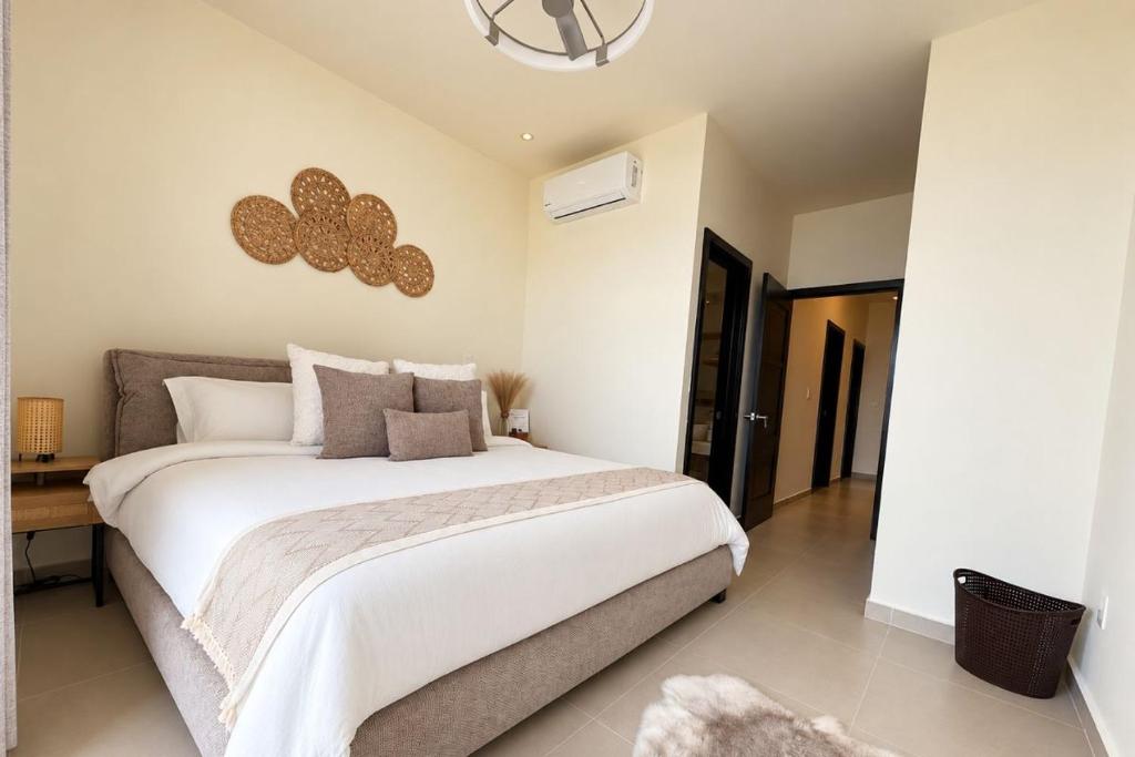 Casa 2 Niveles con 3 Albercas a 10 min de 5ta avenida y Playa - 5