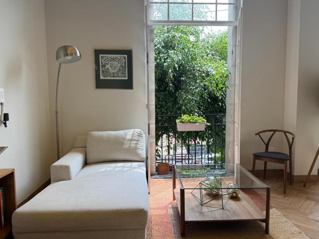 Light-Filled Loft- Fast WiFi, Pool, Gym & Security - 4