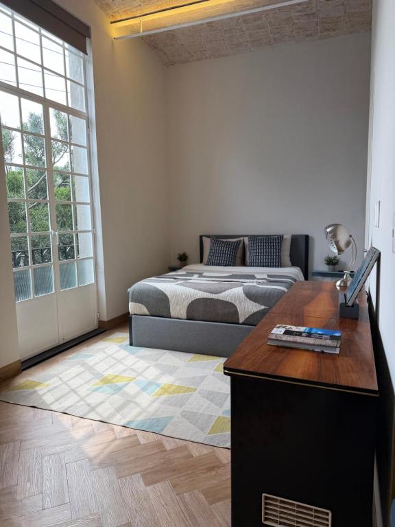 Light-Filled Loft- Fast WiFi, Pool, Gym & Security - 2