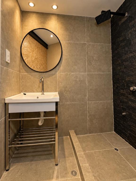 Romantic Luxury Cabin with Private Jacuzzi and AC - 3