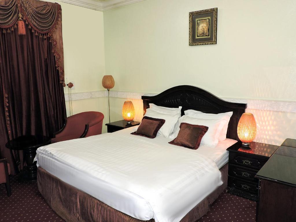 Latheqiya Palace Hotel Suites photo