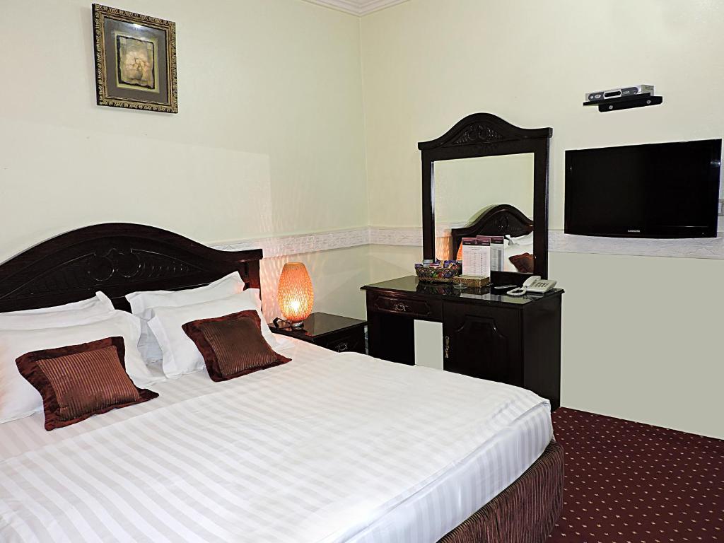 Latheqiya Palace Hotel Suites photo