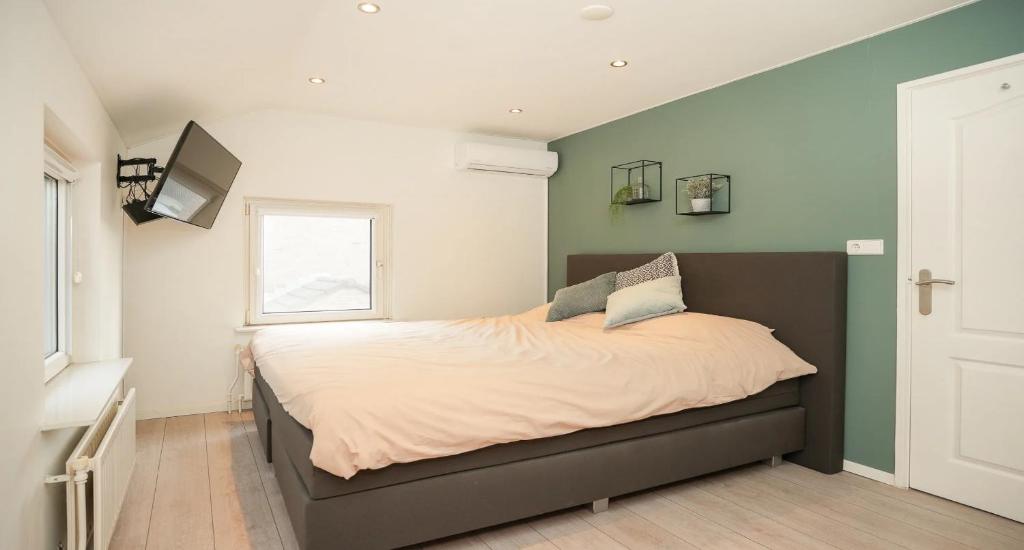 Rosewood Place - 3