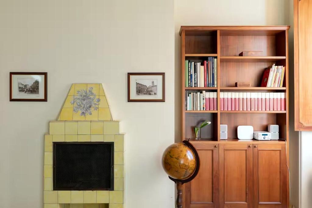 Historic Via Giulia Loft by Flatinrome - 5