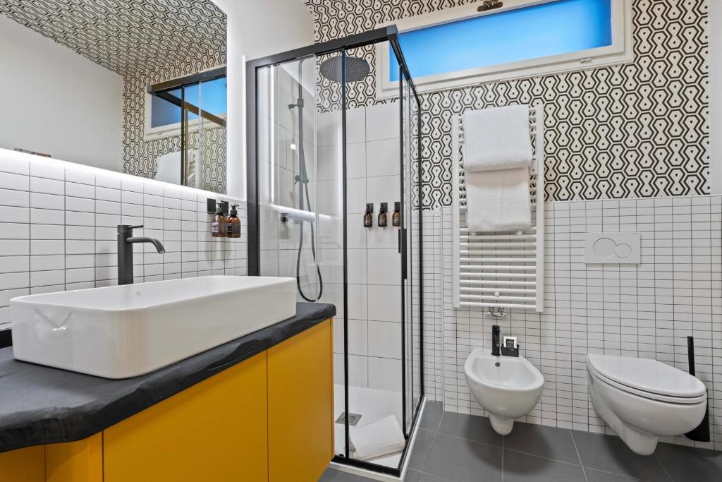 111 Luxury Apartments - 4