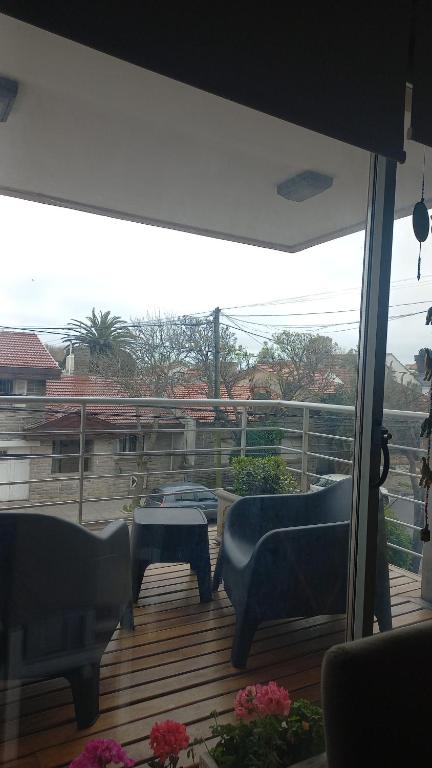 Apartamento zona La Perla a metros de la playa con balcon terraza y parrilla - 3
