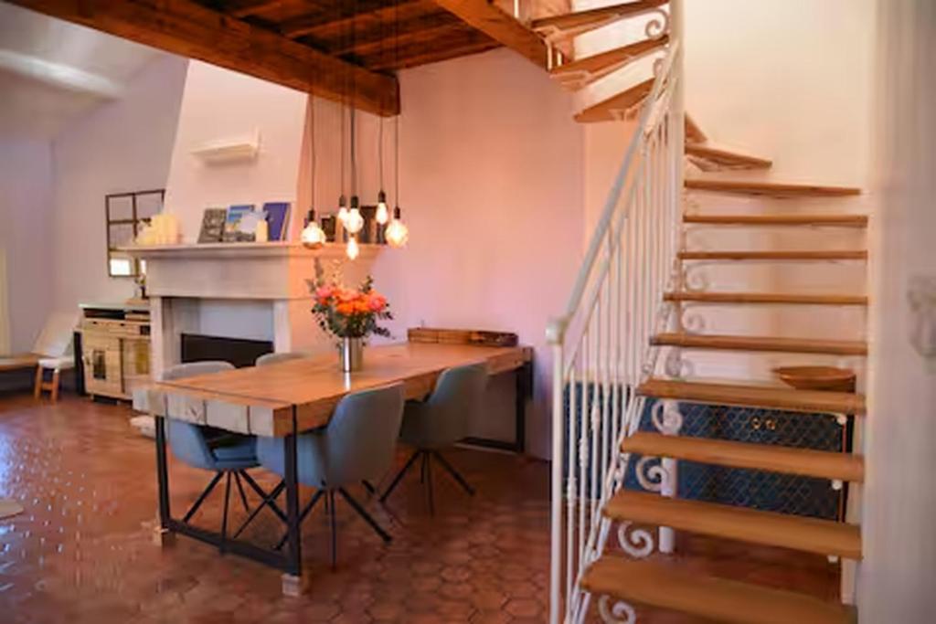 Penthouse with rooftop terrace - Uzès Place aux Herbes - 2