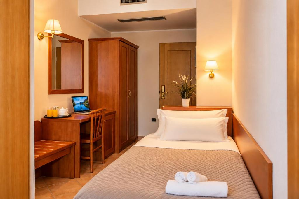 Jole Beach Hotel - 1