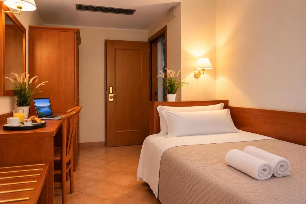 Jole Beach Hotel - 2