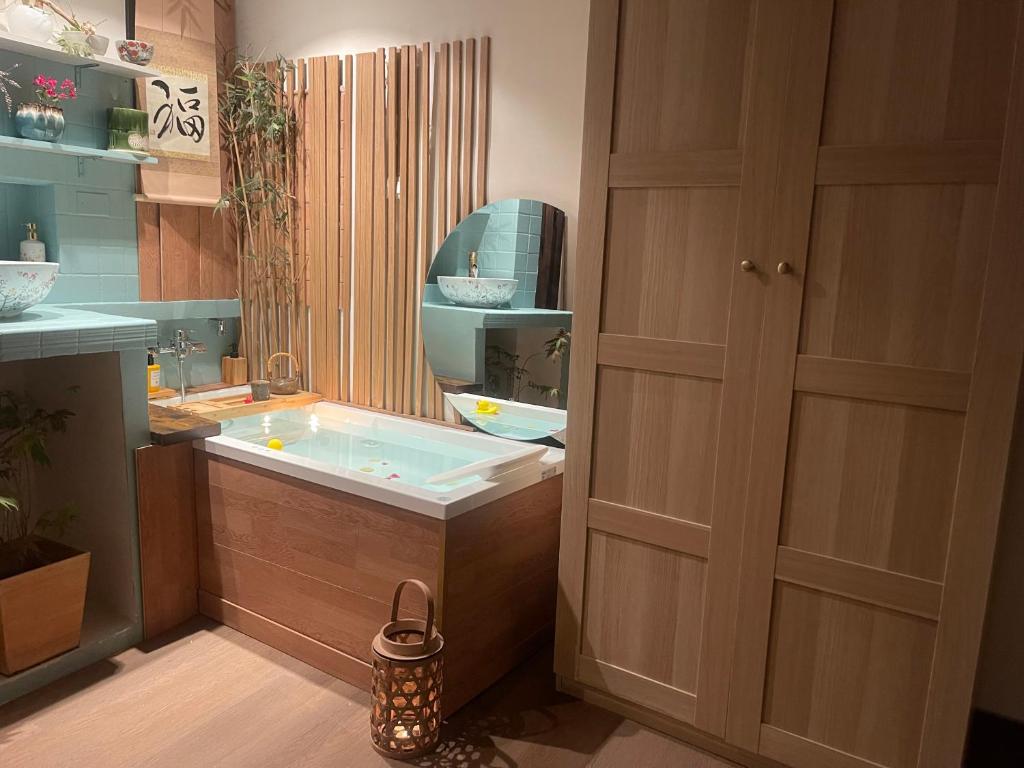 Midorigami Jacuzzi Suite Collection - a few steps from the Spanish Steps - 1