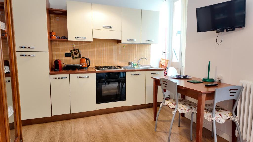 100mt from Rome Termini Bright 2BR Apartment - 3