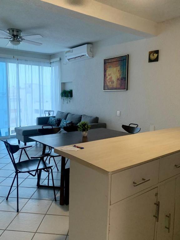 Hermoso departamento con vista a la costera - 3