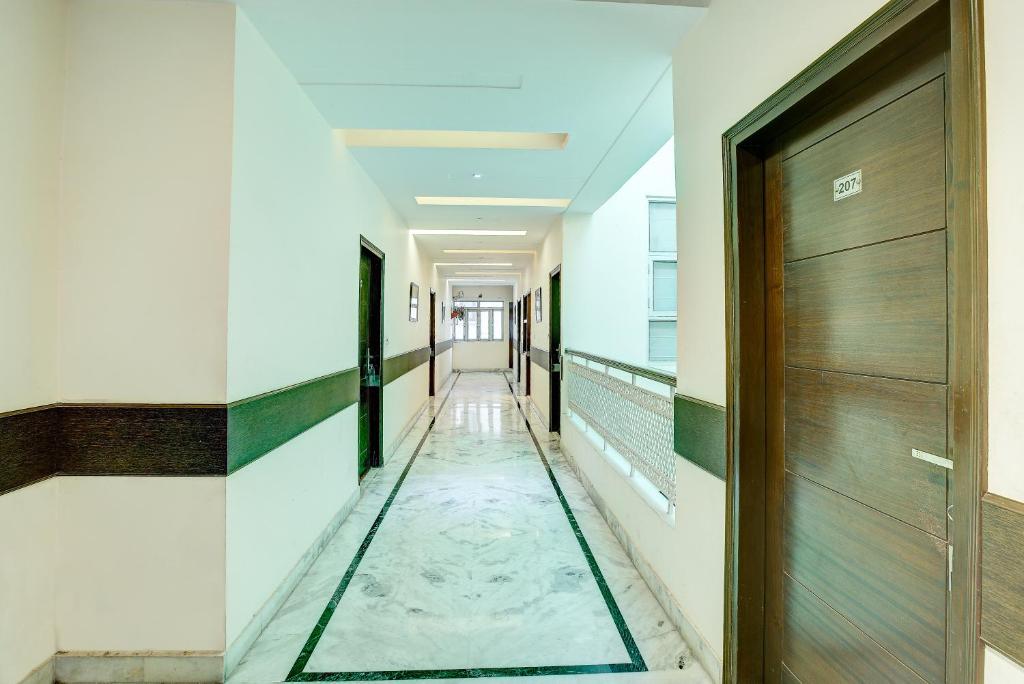 フロント・ロビー