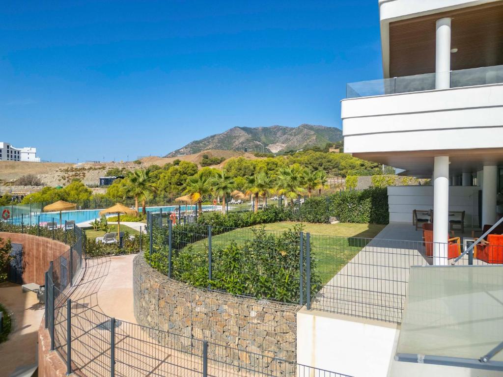 Palm Retreat, Wraparound Terrace Pool, Higuerón, Fuengirola - 4