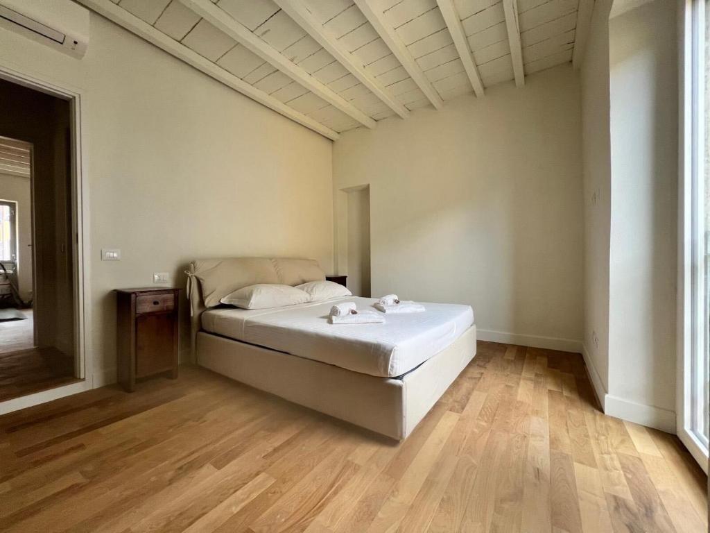 Chinatown - Bright & Spacious Apartment - 3