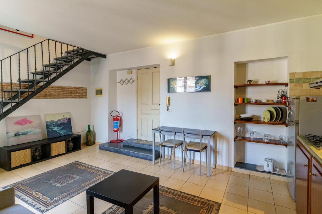 Linda's House - 4