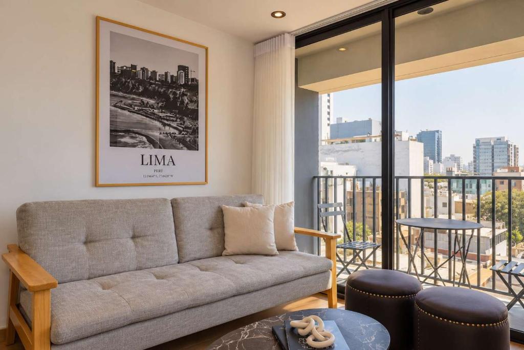 Fantastic 2BR with Pool near the Costa Verde by Geko - 2
