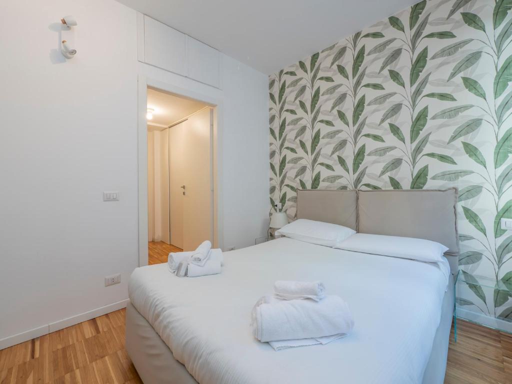 HomeLovers Tiny Flat at Sempione District M5 Metro - 1