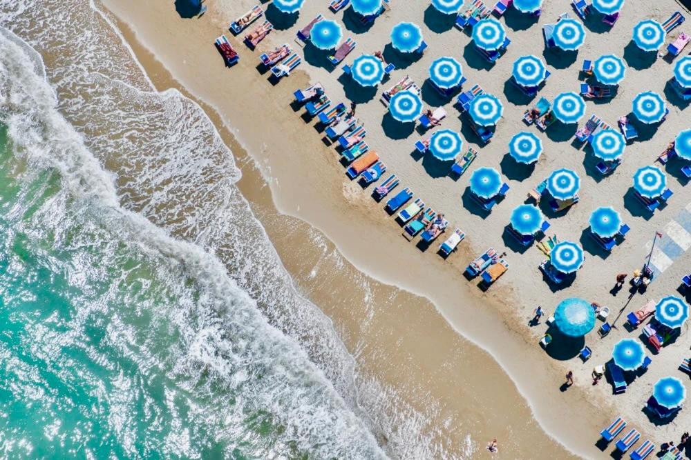 Noah Beach Hotel - 2