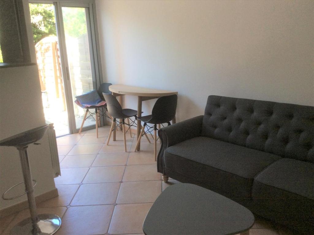 Cap-Agde 2 studio-cabine -RDC avec jardin et 2eme étage -proximité port,plage-11pers - 4