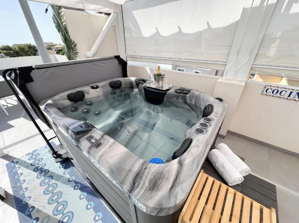 El Galan Penthouse with Private Jacuzzi & Pools - 2