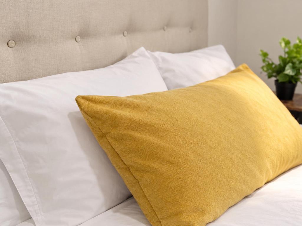 Miraflores Comfort Room - 2