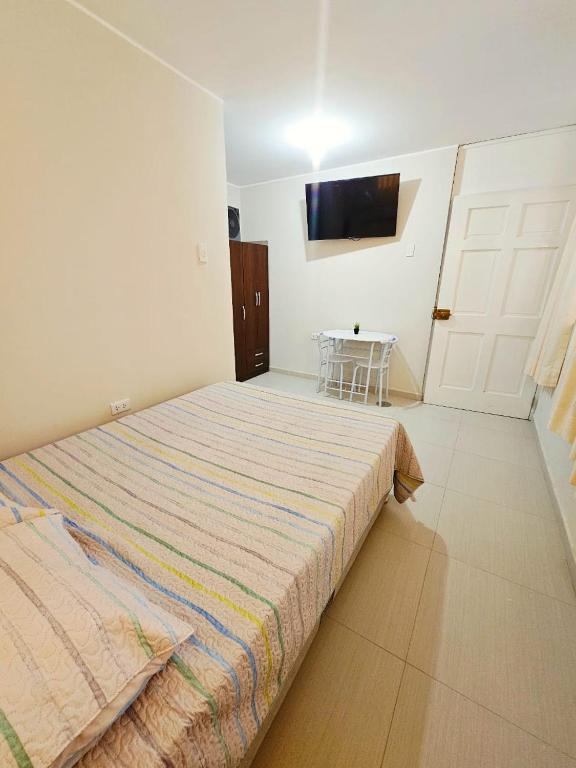 Cómoda habitación independiente con baño - 1