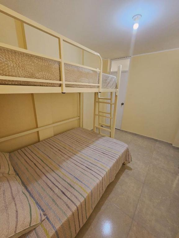 Departamento, 3 habitaciones, 3 baños 1er piso - 2