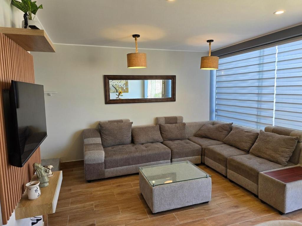 Casa a unos metros de la playa, vista al mar - 2