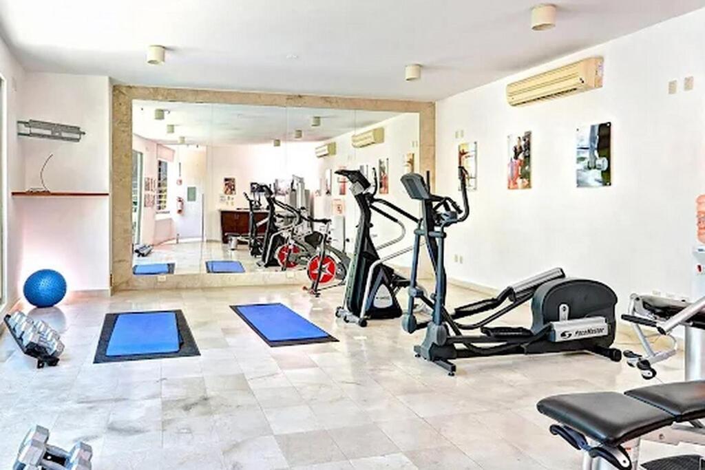 4BR 4 Bath Penthouse with Private Rooftop & Walk to Beach - 4