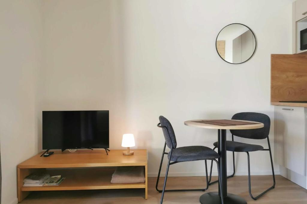 Studio with terrace and private parking - 2