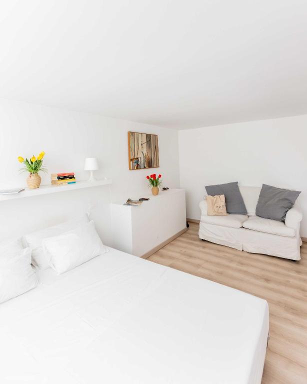 Cairoli twin apartments close to Central Station - 1