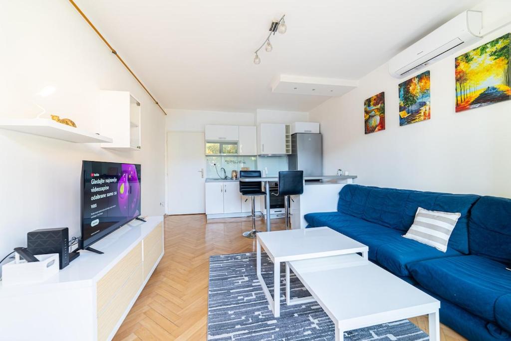 Grbavica Skyline 2BDR apartment with Balcony - 2
