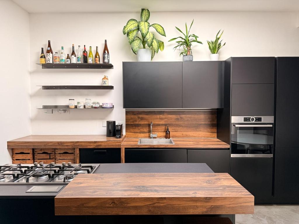 Loft Miyabi - Urban Retreat with Private Parking - 3