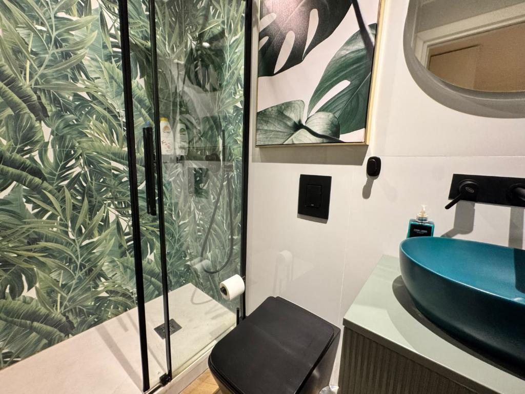 Sky Lounge Room - 2