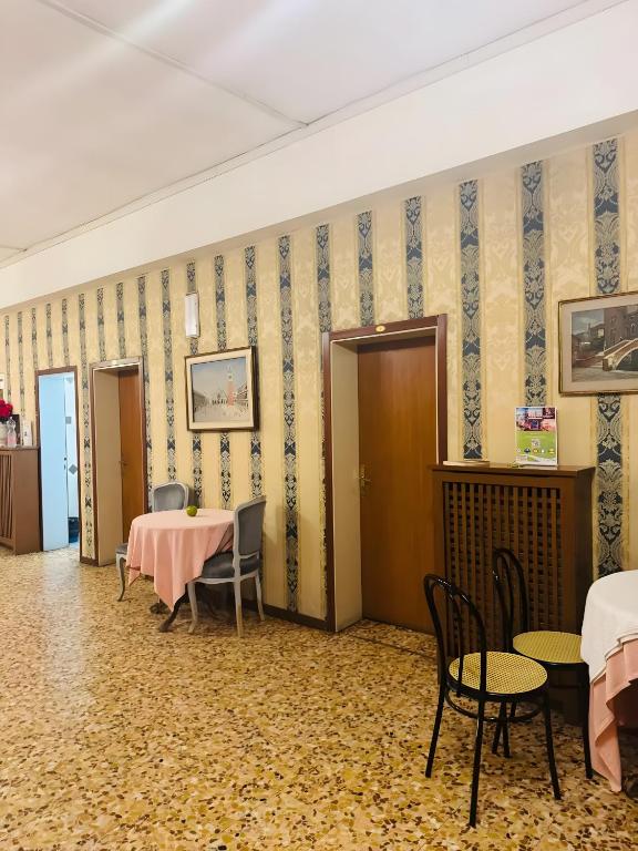 Hotel Airone Venezia - 5