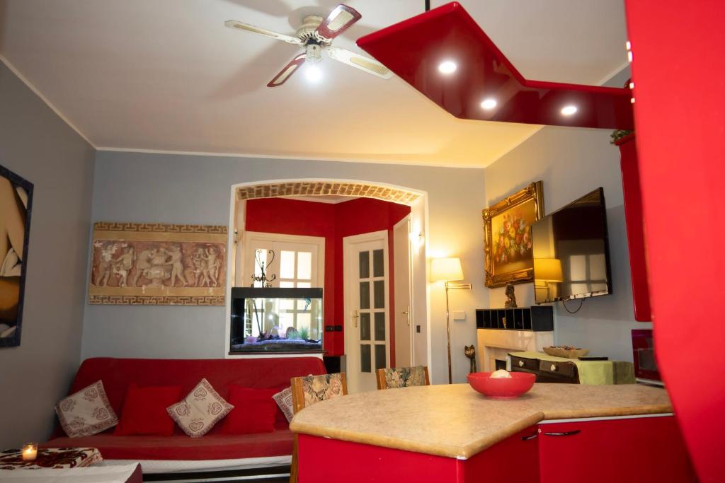 Red&Cozy Apartment with Jacuzzi in Milan Central Station - 5