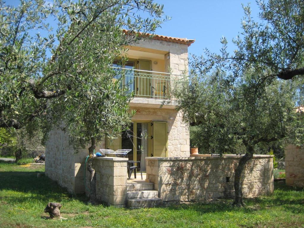 Amoni Holiday Homes — Hotel in Kardamili