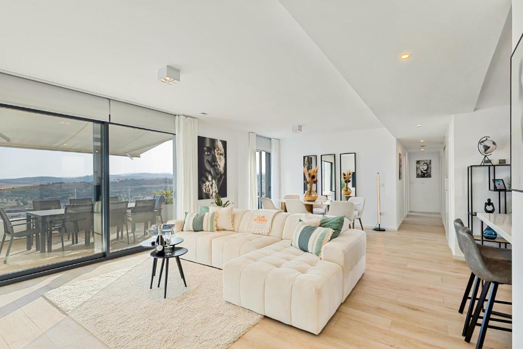 One80 Residences New Modern Luxury Penthouse with amazing sea view and private jacuzzi - 2