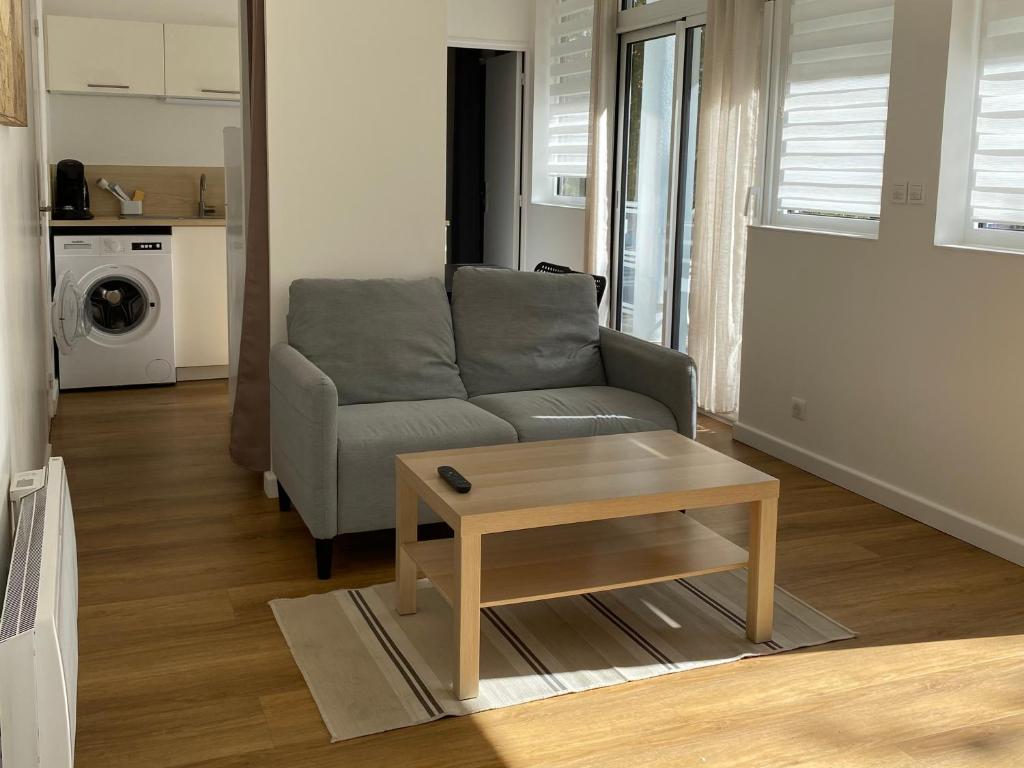 Nice bright 1 bedroom apartment with balcony - N3 - 2