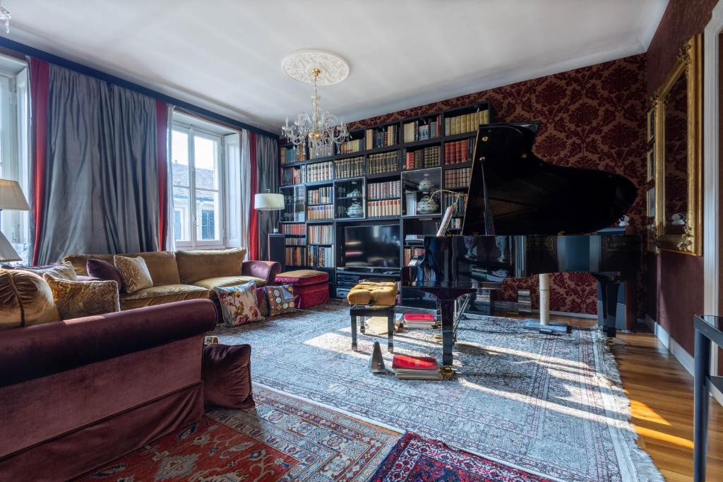 Charming Elegant Room in Historic Art Nouveau Building, Central Milan - 2