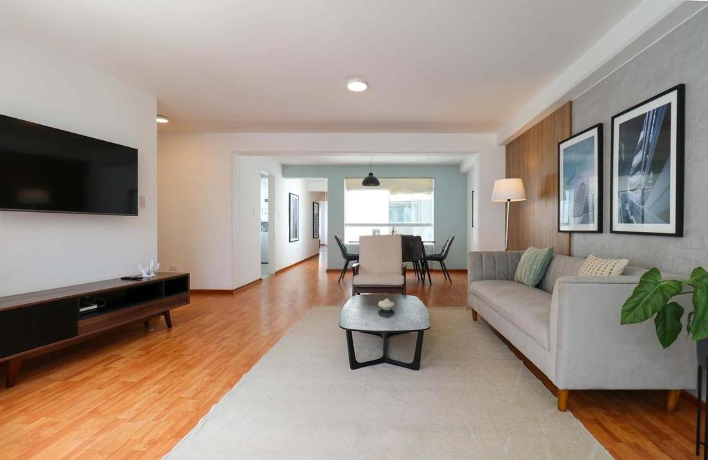 Ananta 303 Spacious 3BR Barranco Gym & Terrace - 3