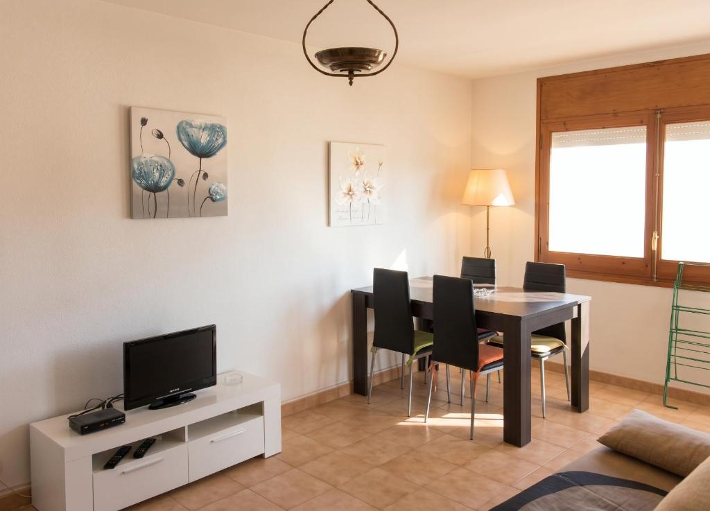 Comfortable apartment in the heart of Roses with balcony - 4