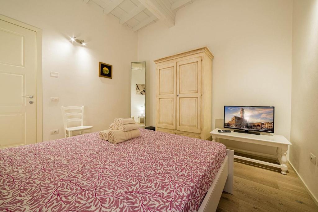 Elegant Oltrarno Private Entrance 4 Guests - 5