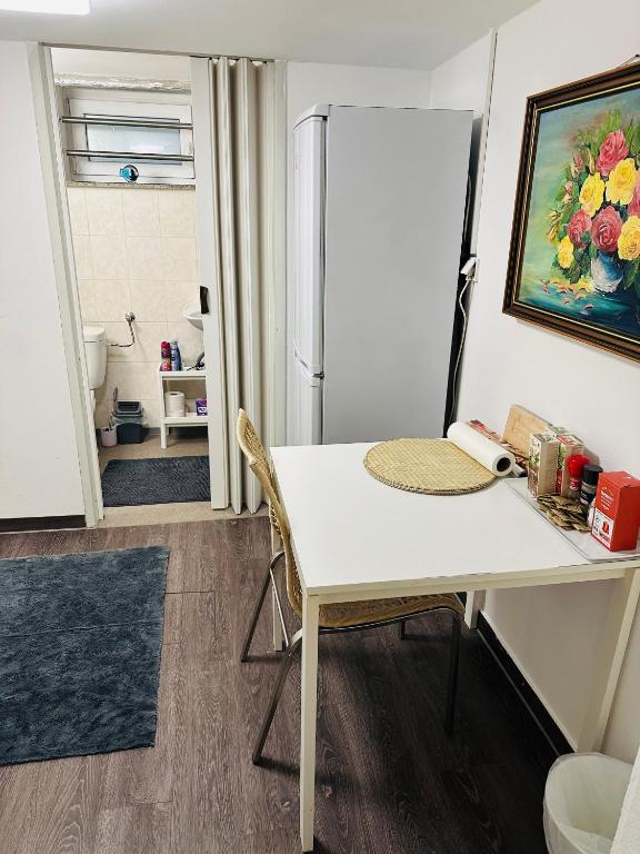 Souterrain mit privatem Parkplatz - 2