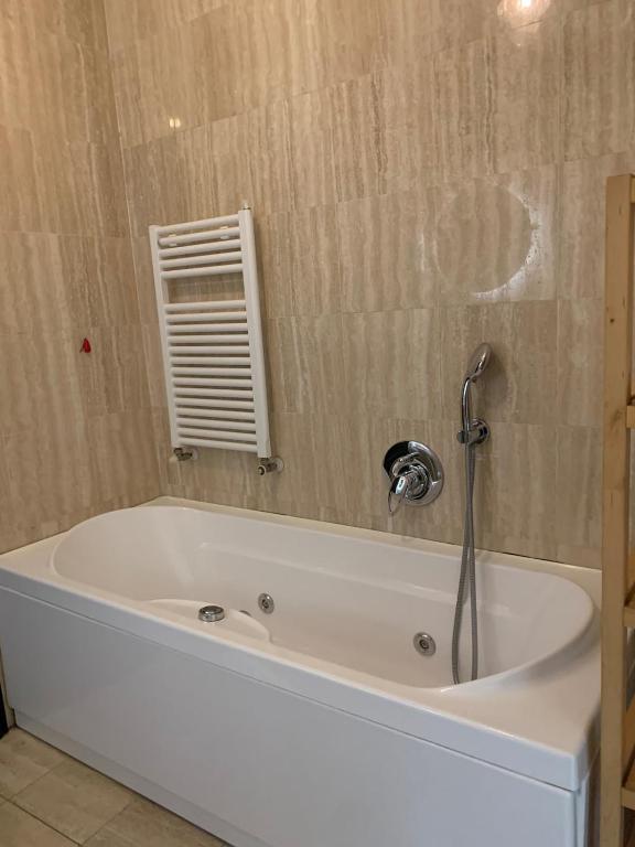 BSN apt - 4